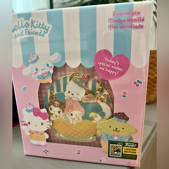 Hello Kitty and Friends SDCC Enamel Pin Limited Edition /600 - Picture 6 of 6